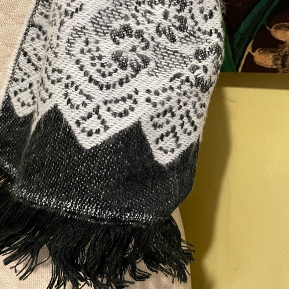 Winter scarf - Picture 3 of 3